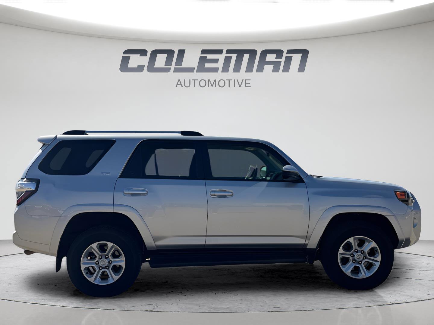 Used 2024 Toyota 4Runner SR5 AWD/4WD image 6