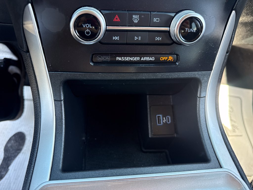 Used 2024 Ford Edge SEL AWD/4WD image 30