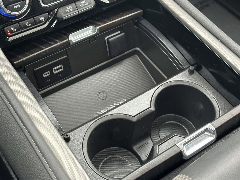 Certified 2023 GMC Yukon Denali image 33
