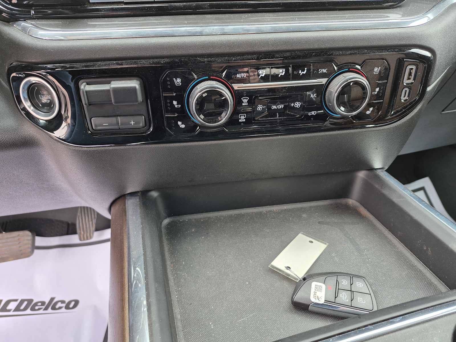 Used 2024 Chevrolet Silverado 3500 High Country w/ Technology Package image 25