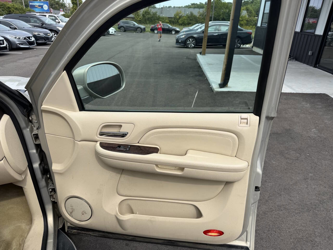 Used 2008 Cadillac Escalade AWD image 14