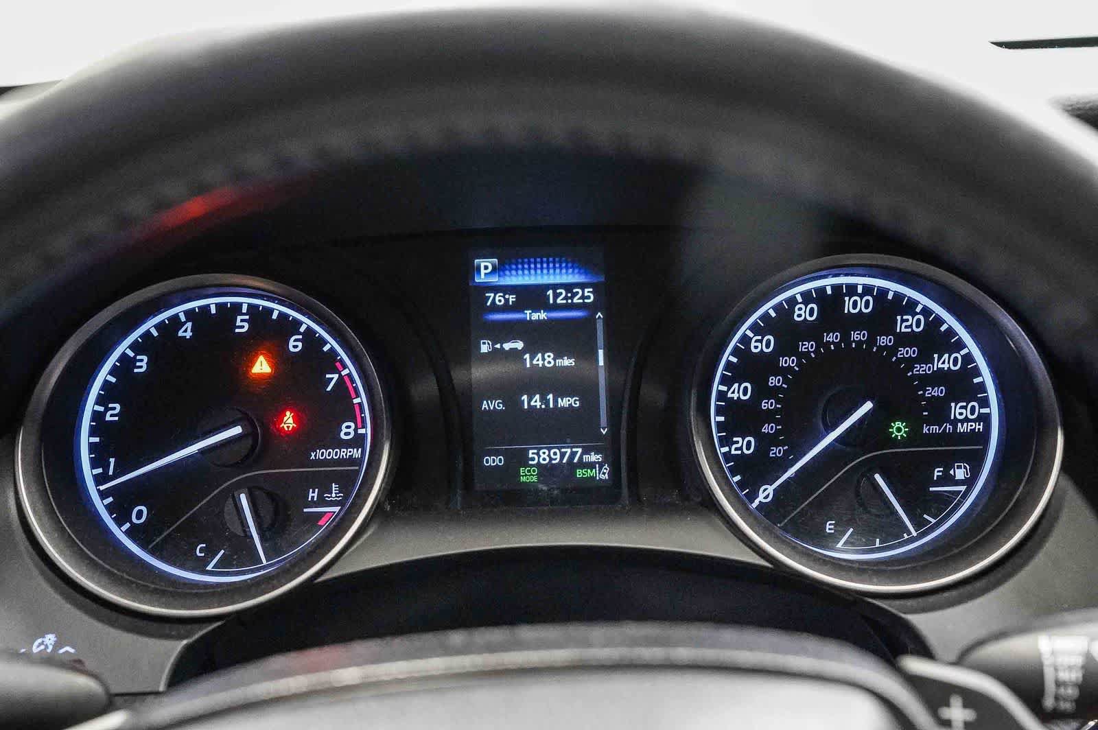 Used 2022 Toyota Camry SE w/ Convenience Package FWD image 24