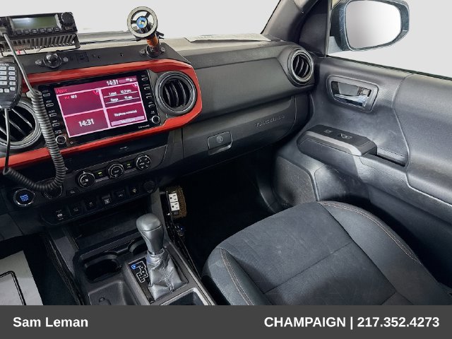 Used 2020 Toyota Tacoma TRD Off-Road AWD/4WD image 21