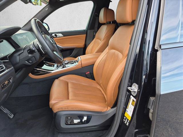 Used 2019 BMW X7 xDrive50i w/ M Sport Package AWD/4WD image 16