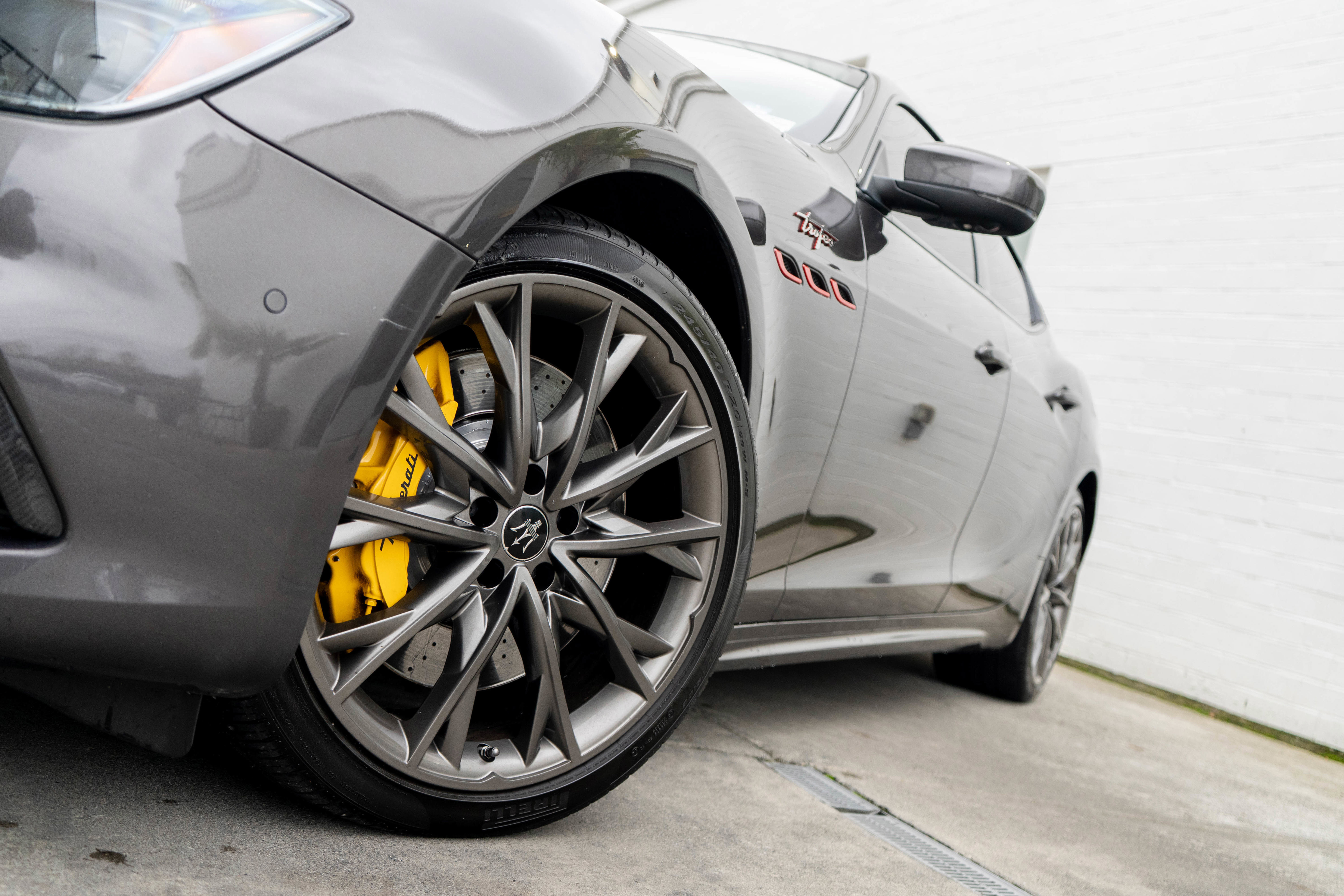 Used 2022 Maserati Ghibli Trofeo image 4