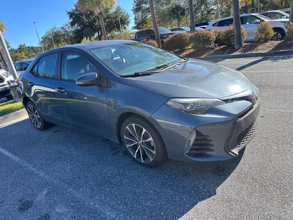 Used 2018 Toyota Corolla SE FWD image 2