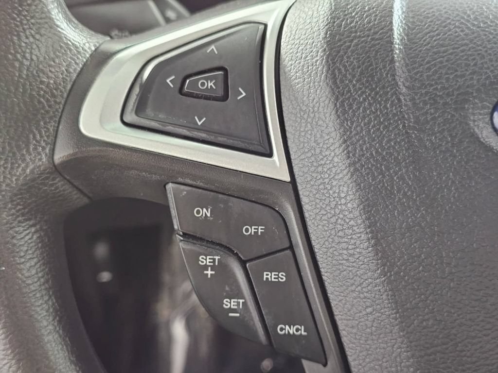 Used 2016 Ford Fusion SE FWD image 23