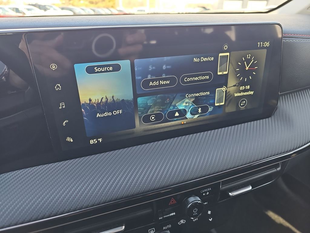 Used 2025 Nissan Kicks SR image 32