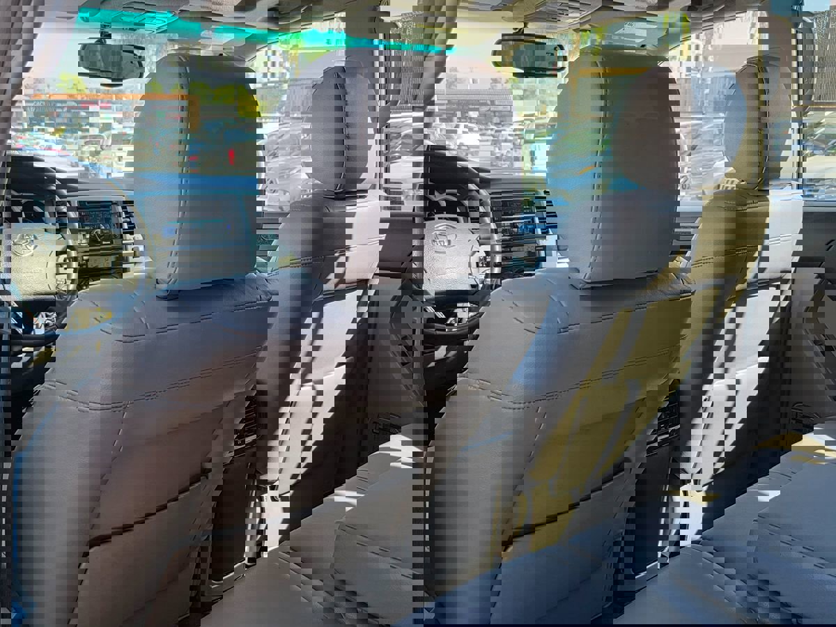 Used 2005 Toyota 4Runner Limited image 22