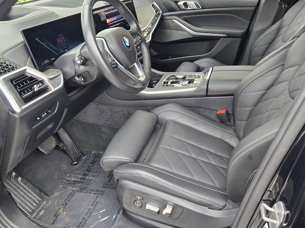 Used 2025 BMW X5 xDrive50e image 11