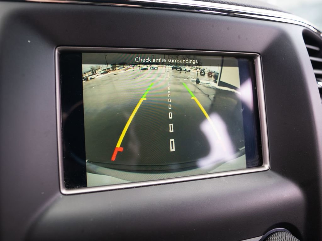 Used 2021 Jeep Grand Cherokee Laredo image 23