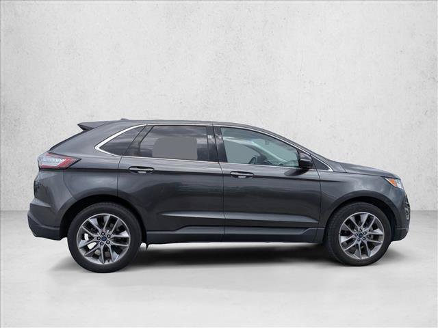 Used 2018 Ford Edge Titanium w/ Technology Package FWD image 4
