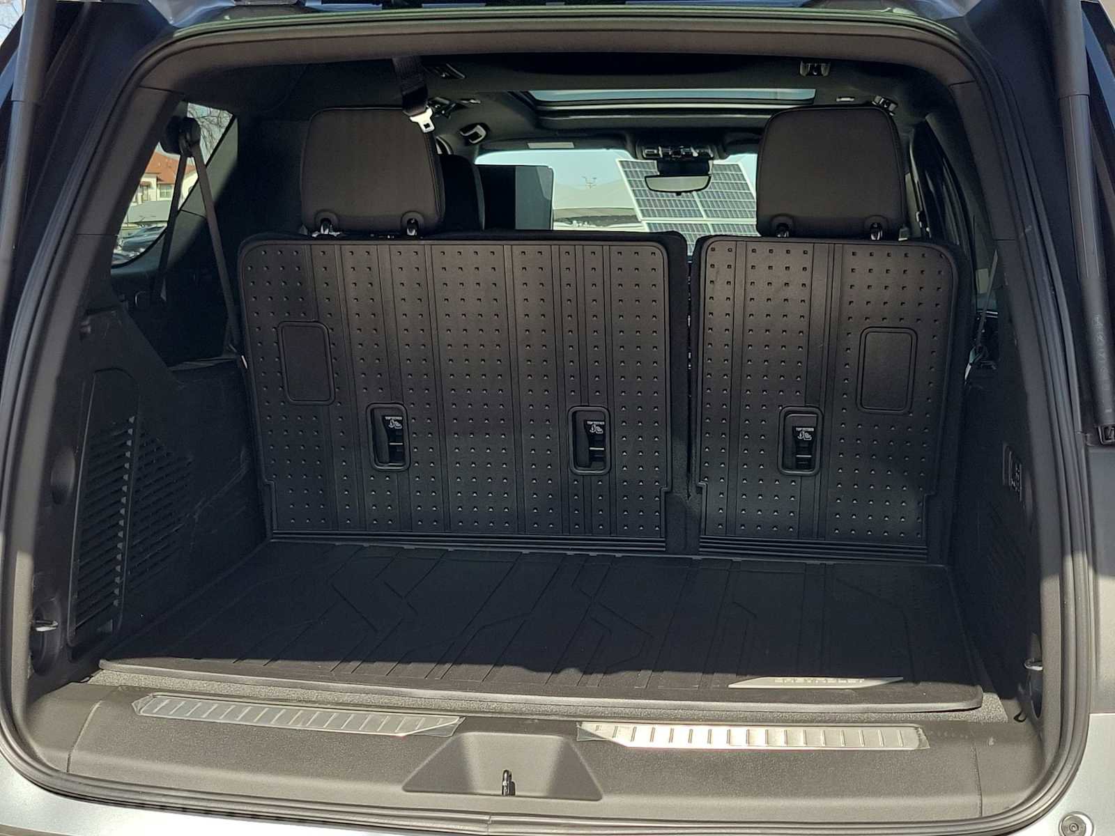 New 2026 Chevrolet Suburban High Country image 15