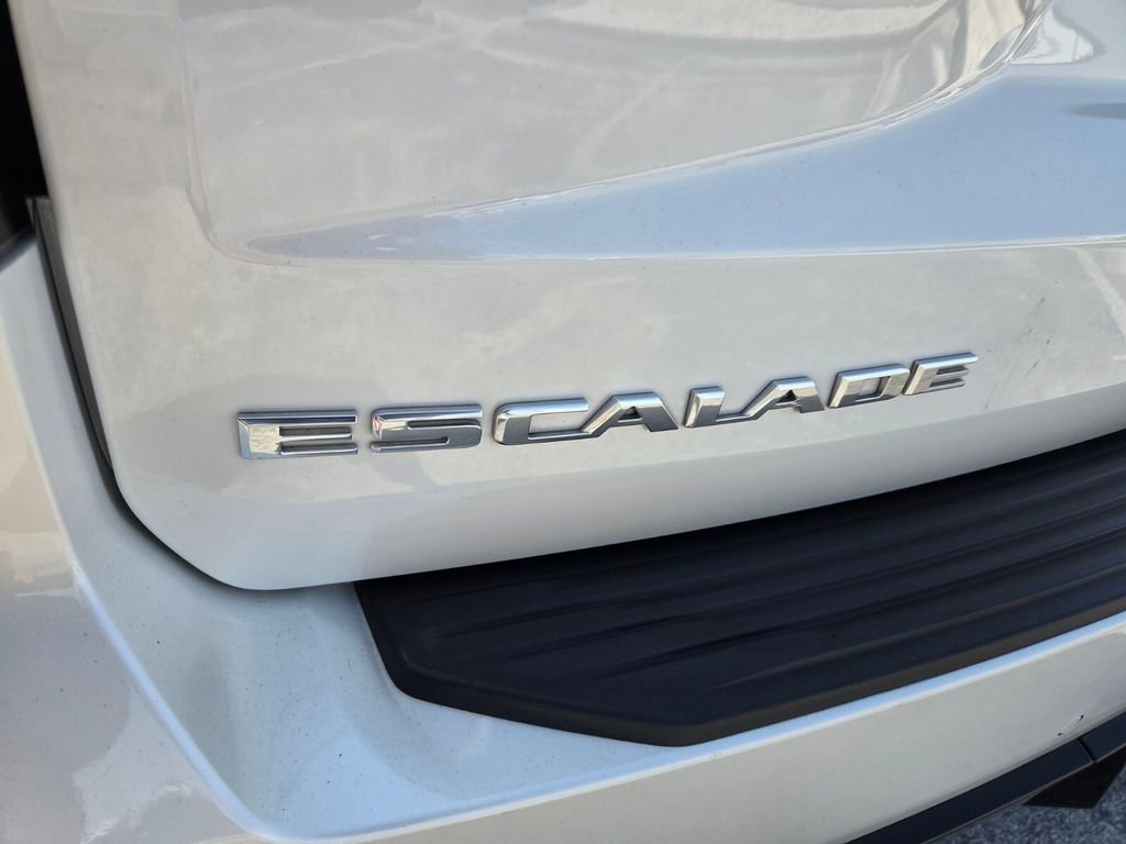 Used 2023 Cadillac Escalade Premium Luxury image 12