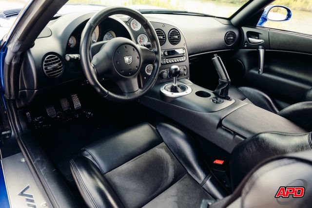 Used 2006 Dodge Viper SRT-10 RWD image 2