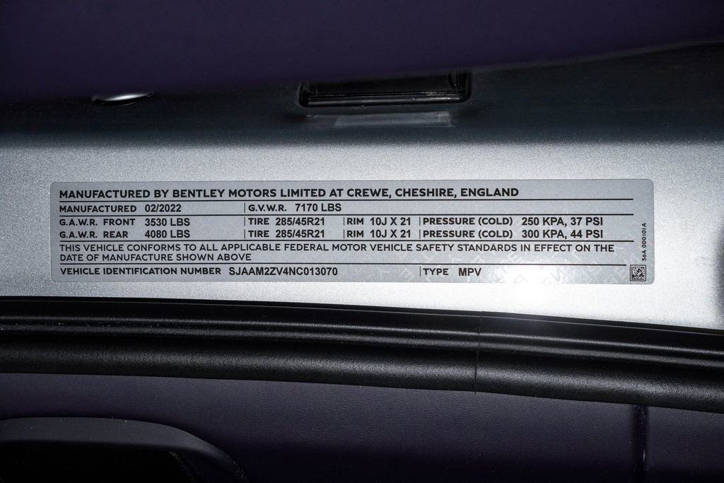Used 2022 Bentley Bentayga AWD/4WD image 35