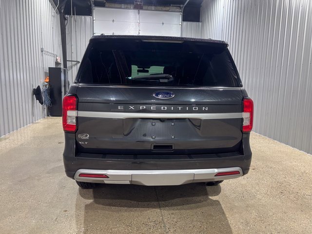 Used 2024 Ford Expedition XLT image 4