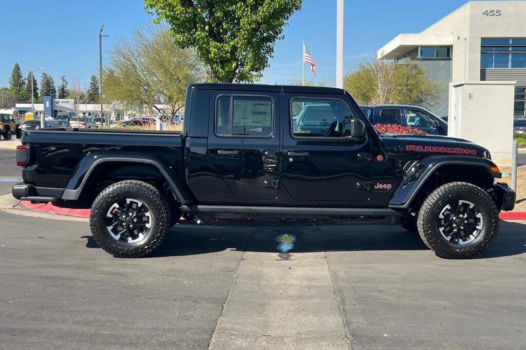 New 2026 Jeep Gladiator Rubicon w/ Safety Group AWD/4WD image 3