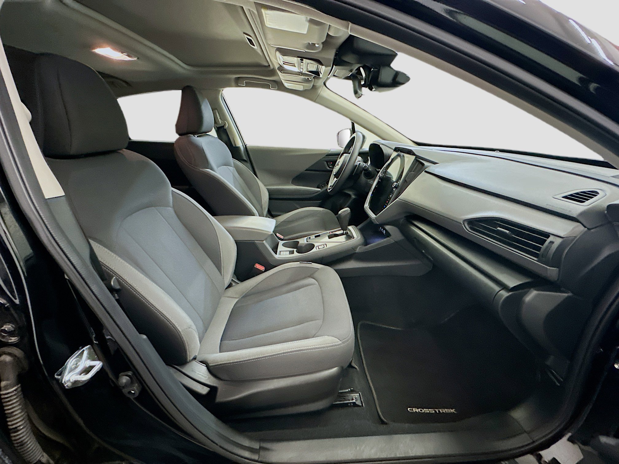 Used 2025 Subaru Crosstrek 2.0i Premium image 32