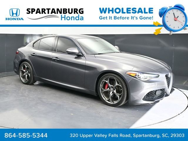 Used 2017 Alfa Romeo Giulia Ti w/ TI 19" Sport Package RWD image 3