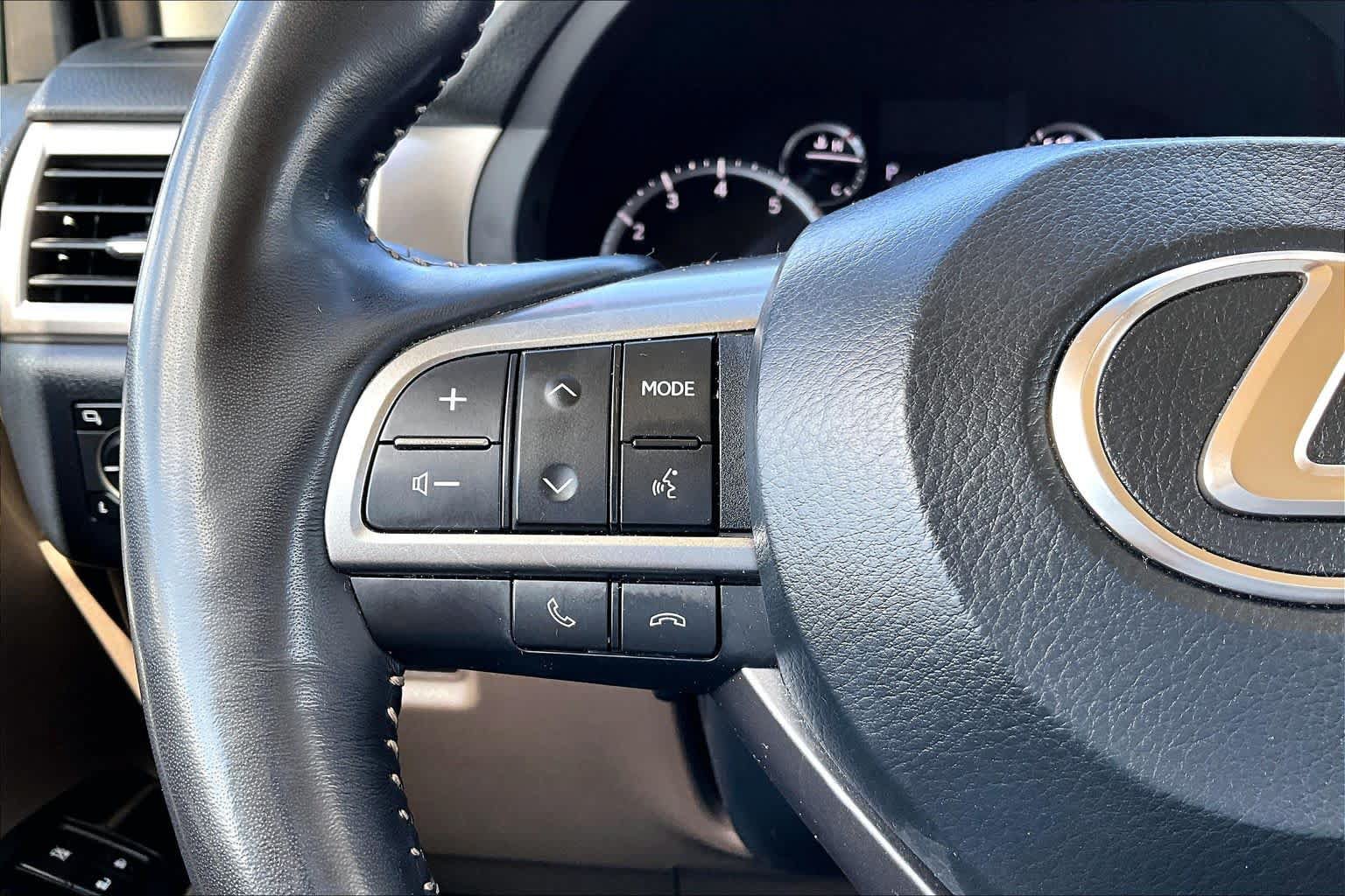 Used 2023 Lexus GX 460 Luxury w/ Accessory Package AWD/4WD image 24