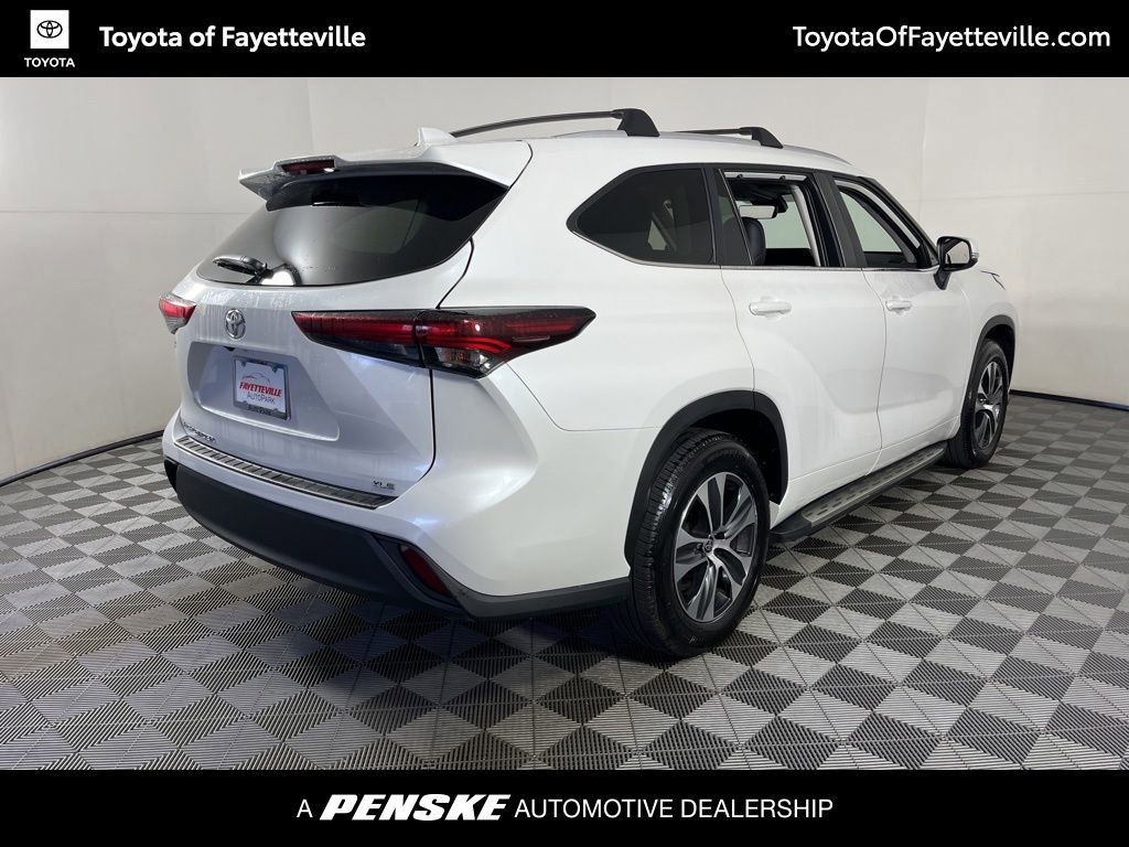 Certified 2025 Toyota Highlander XLE image 17