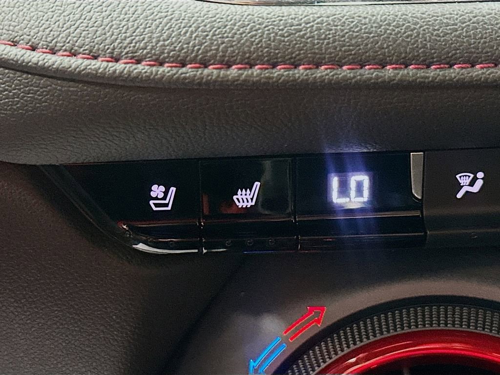 Used 2021 Chevrolet Blazer RS w/ Enhanced Convenience Package AWD/4WD image 21