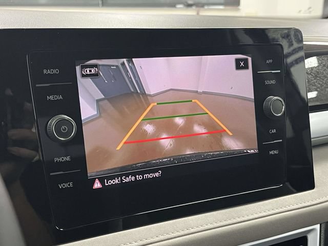 Used 2025 Volkswagen Taos SE FWD image 33