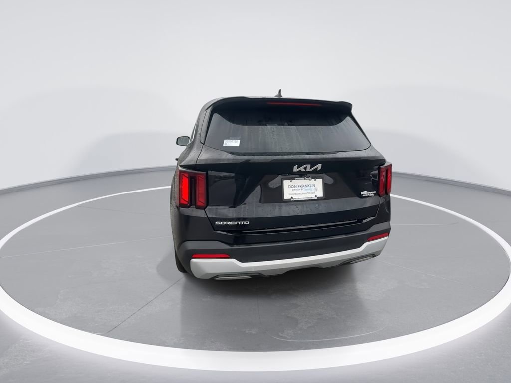 Used 2025 Kia Sorento LX image 7