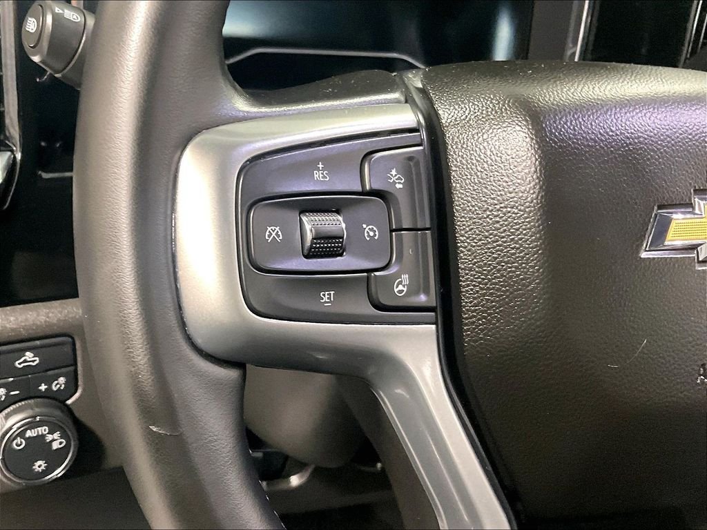 Used 2023 Chevrolet Silverado 1500 LT AWD/4WD image 22