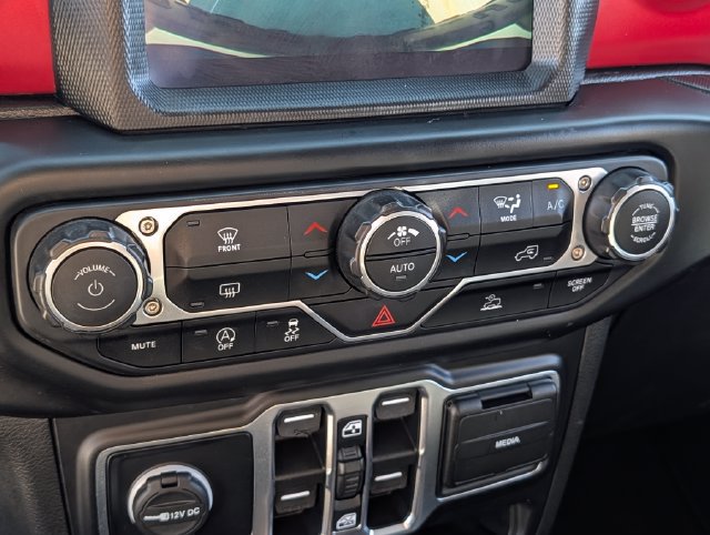 Used 2023 Jeep Wrangler Unlimited Rubicon AWD/4WD image 24