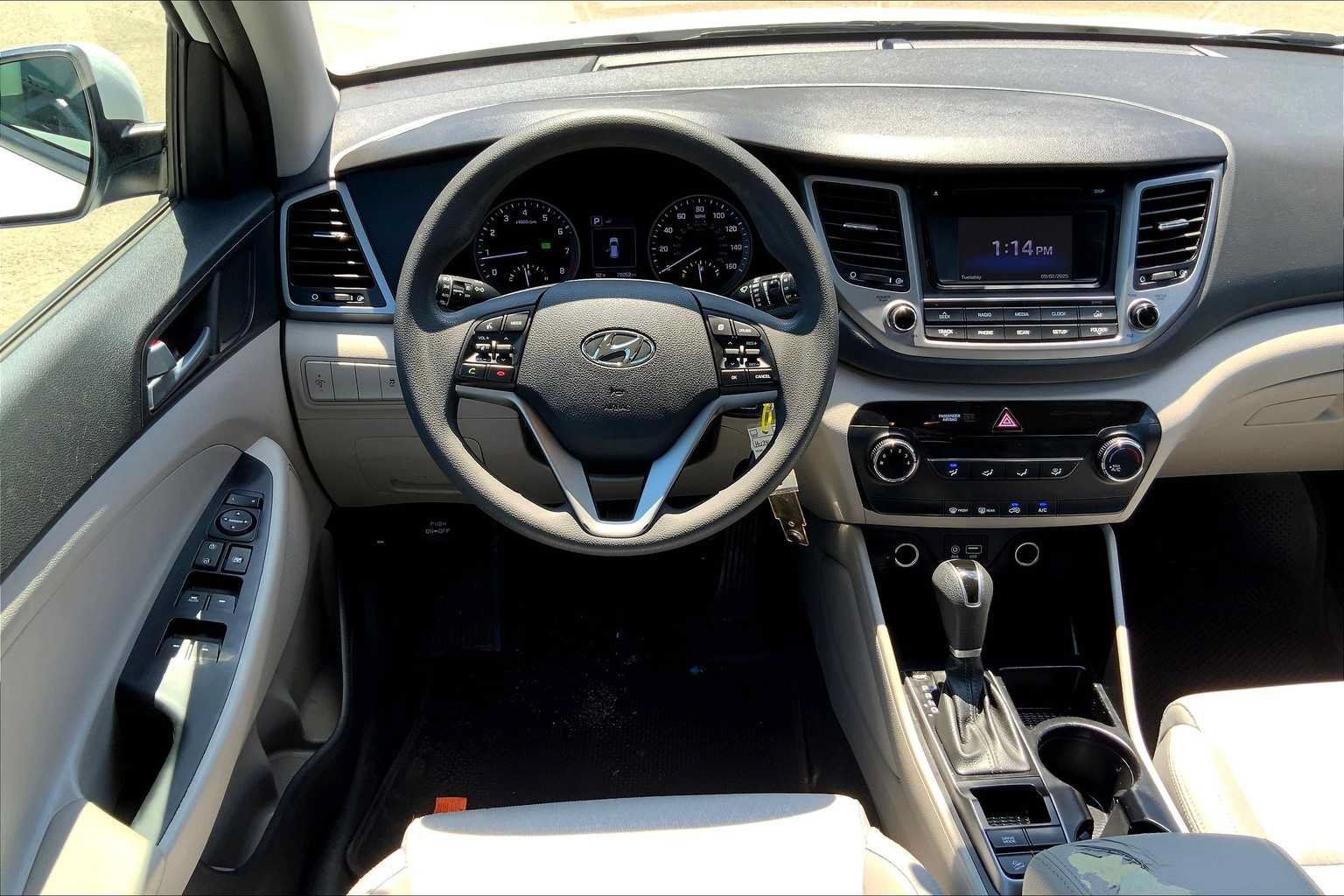 Used 2017 Hyundai Tucson SE w/ SE Popular Package 02 FWD image 6