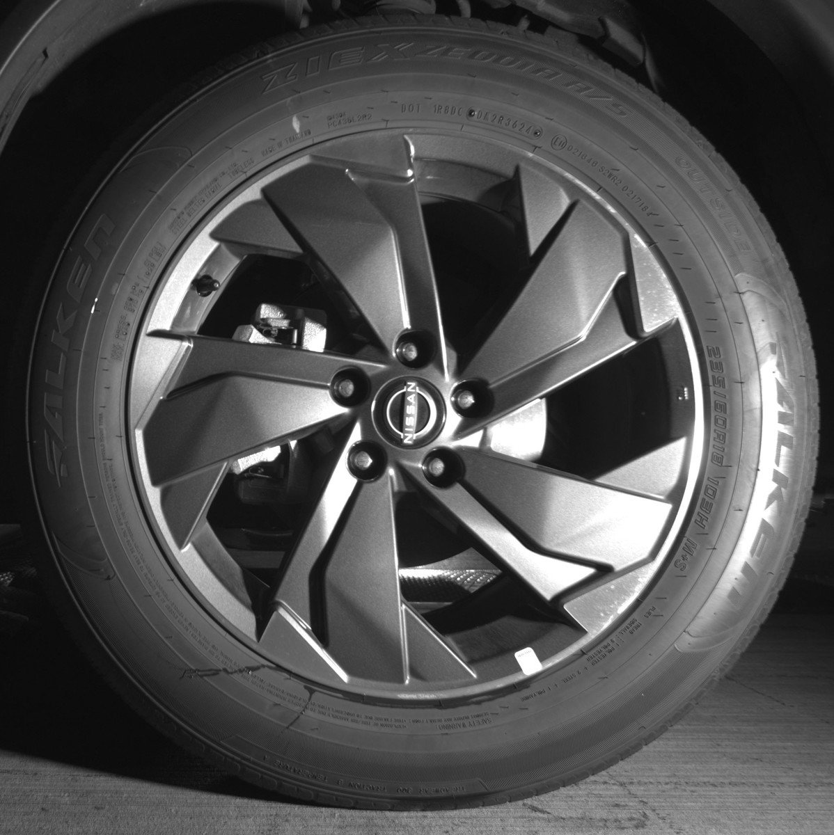 Used 2025 Nissan Rogue SV image 12