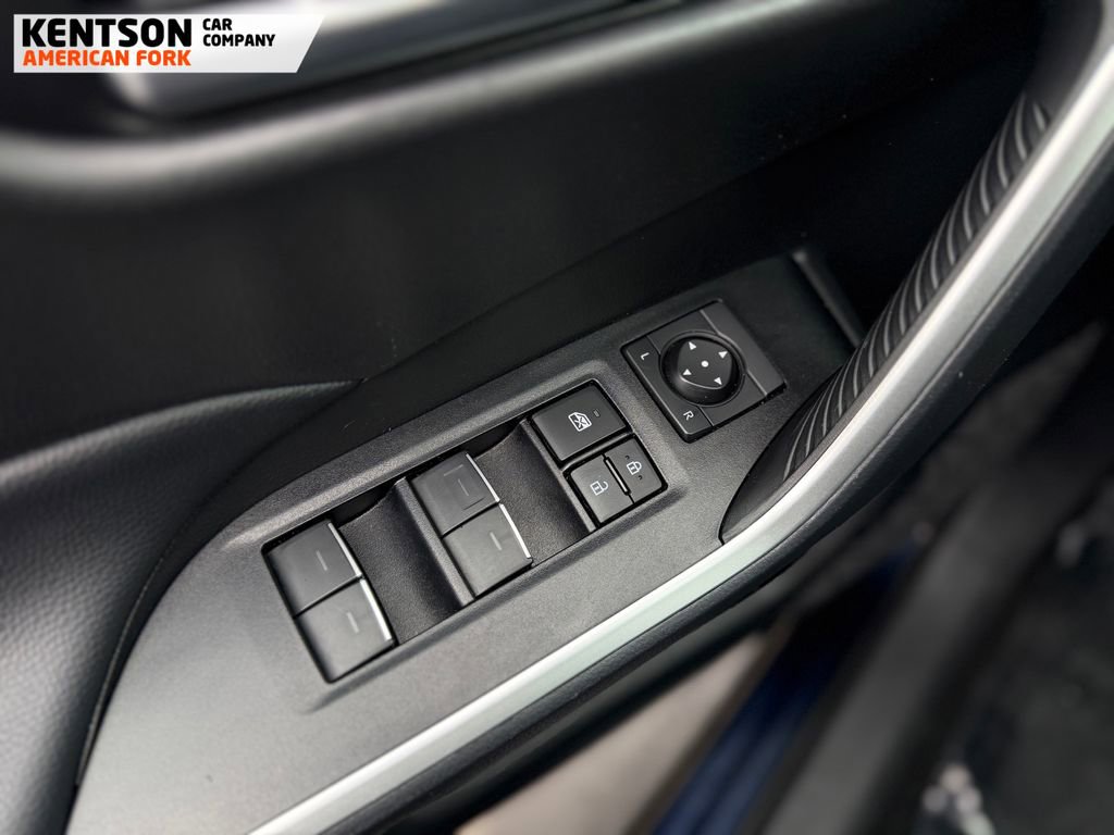 Used 2025 Toyota RAV4 XLE image 23