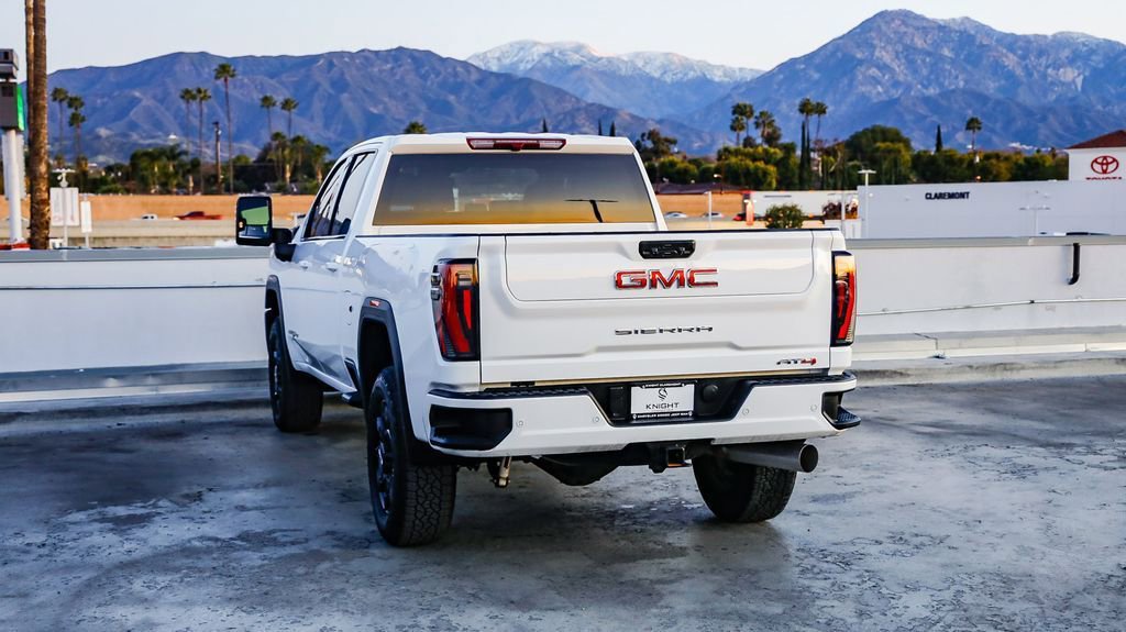 Used 2025 GMC Sierra 2500 AT4 image 7