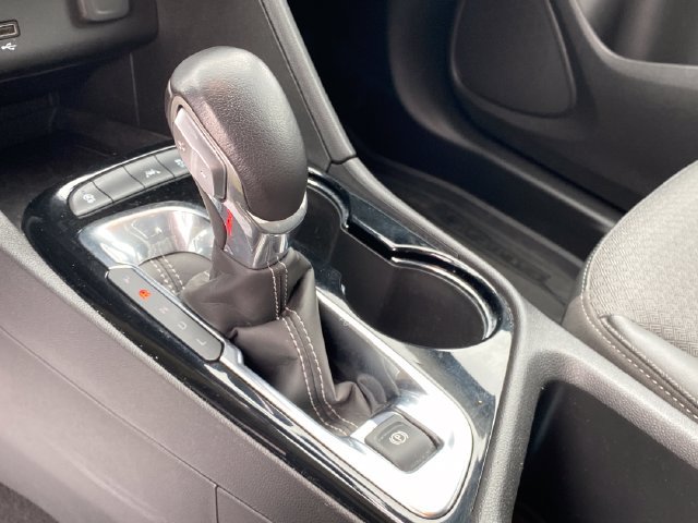 Certified 2024 Buick Encore GX Preferred FWD image 12