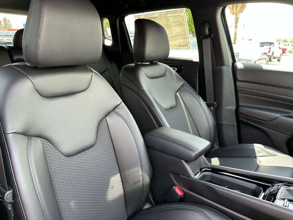 New 2026 Jeep Compass Latitude image 18