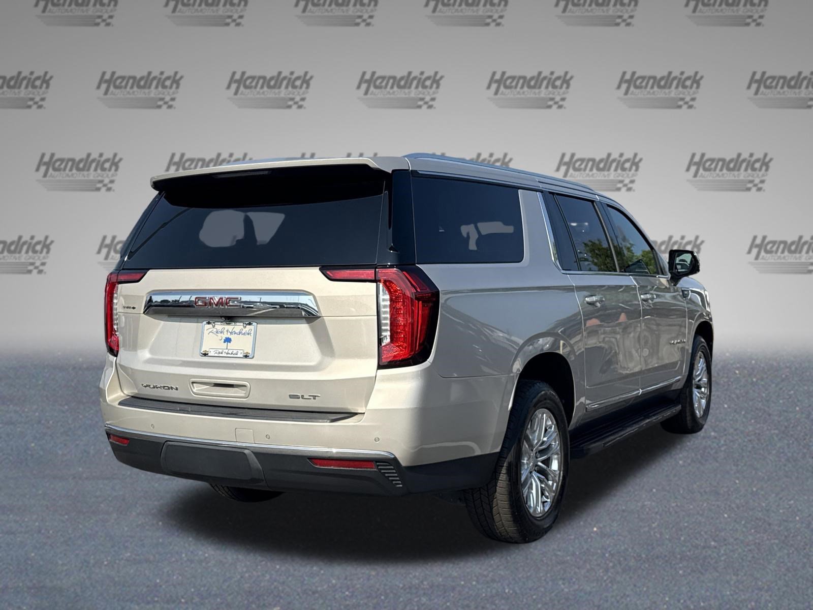 Used 2021 GMC Yukon XL SLT w/ SLT Luxury Plus Package AWD/4WD image 10