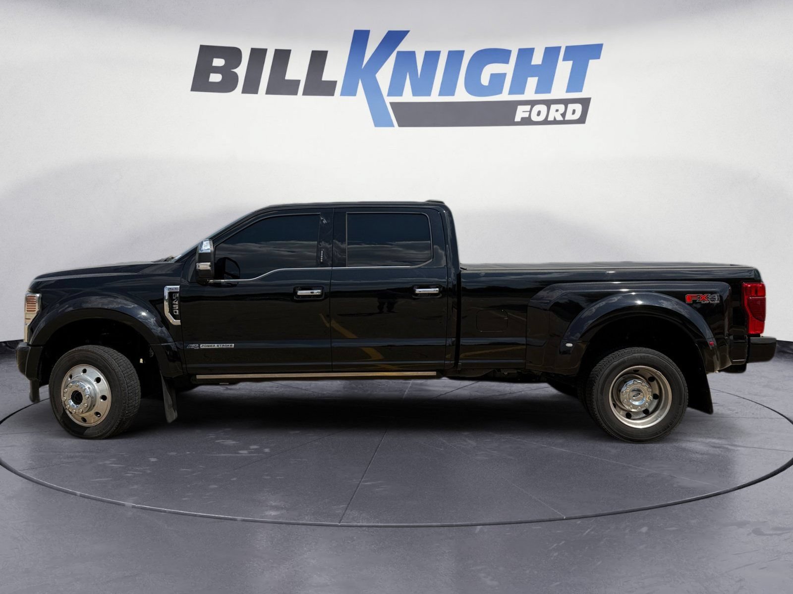 Used 2022 Ford F450 Platinum w/ FX4 Off-Road Package AWD/4WD image 2