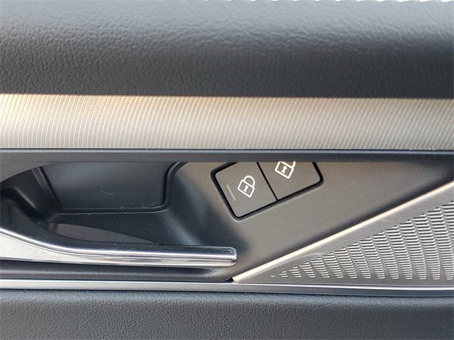 New 2026 Jaguar F-PACE R-Dynamic S image 24