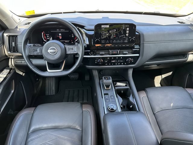 Certified 2025 Nissan Pathfinder Platinum AWD/4WD image 25