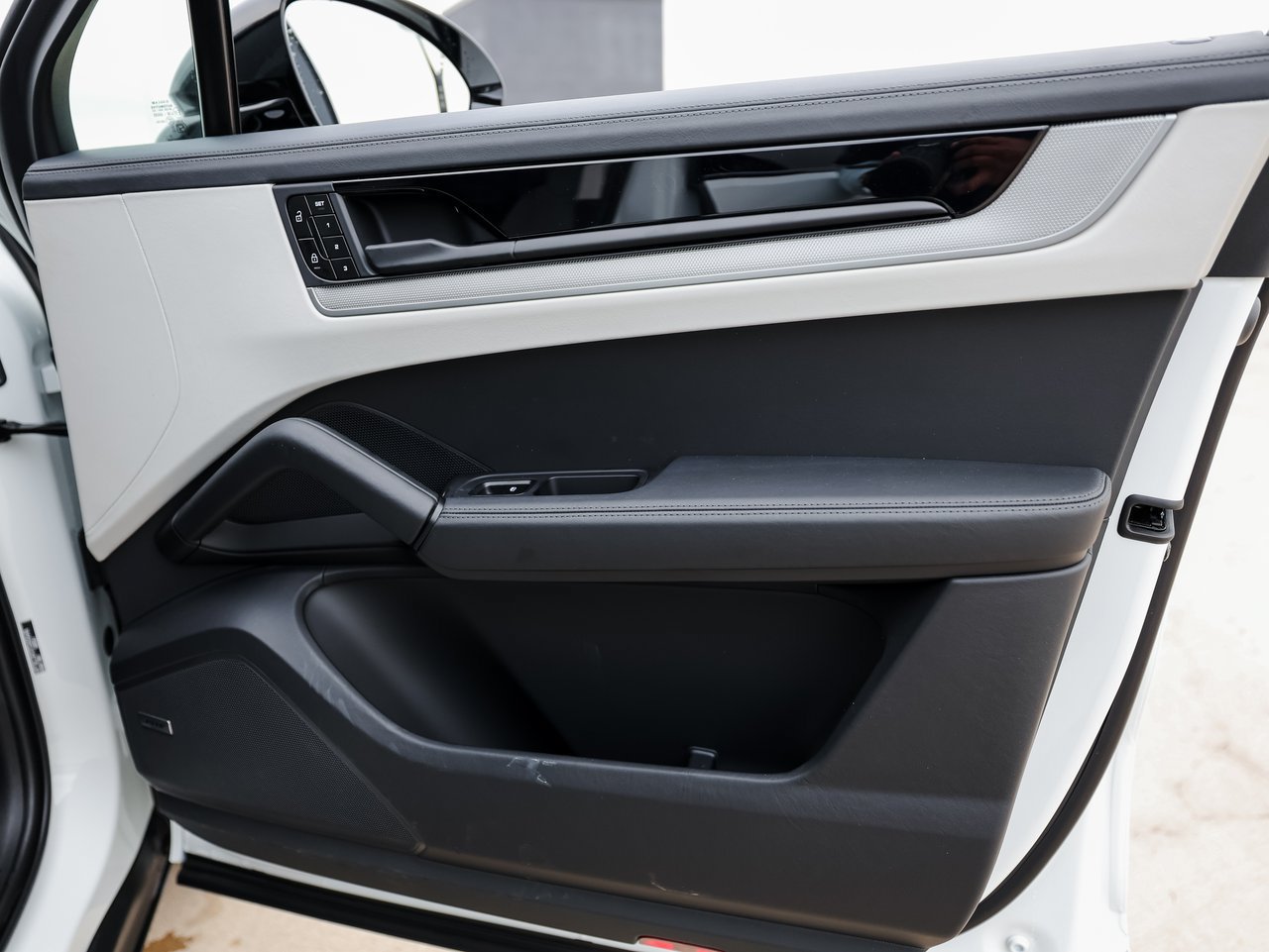 New 2026 Porsche Cayenne S AWD/4WD image 27