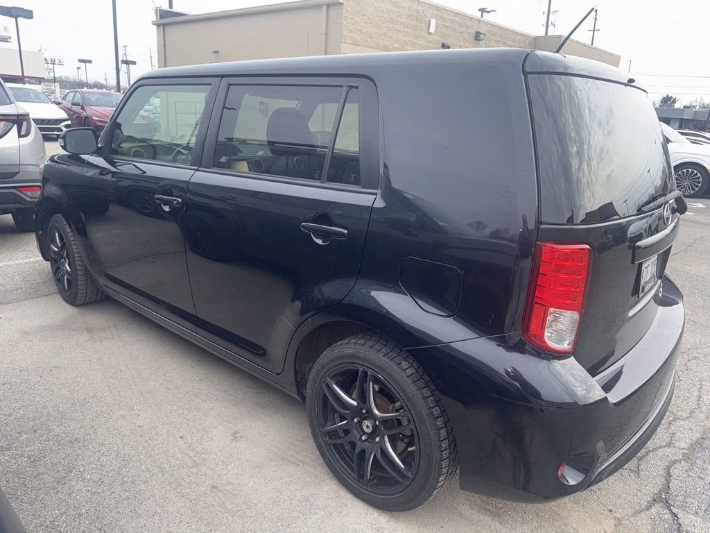 Used 2014 Scion xB Base image 2