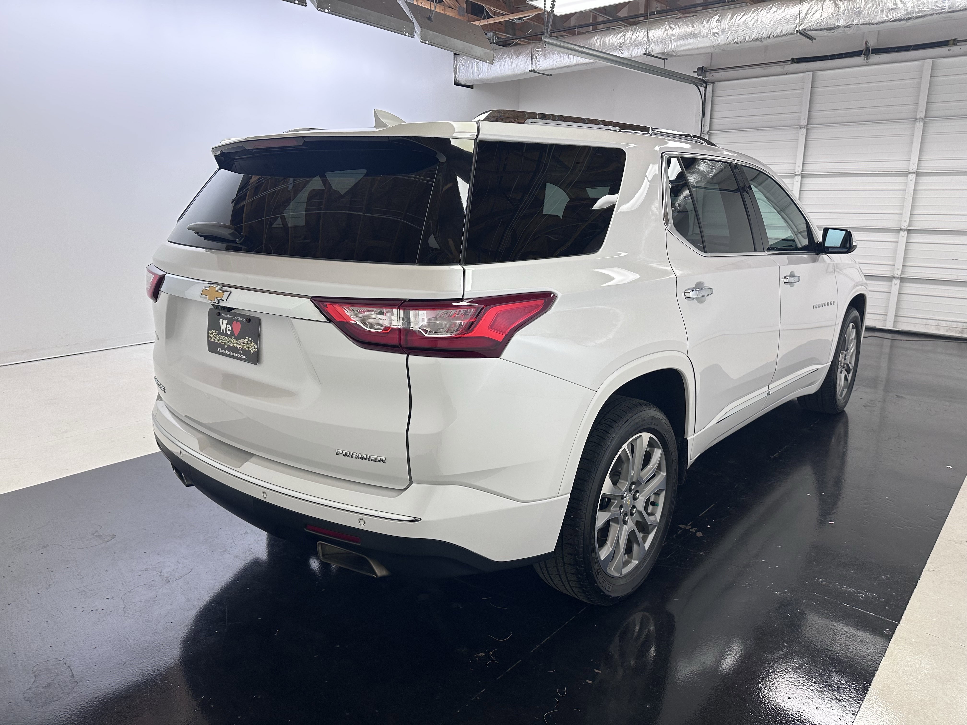 Used 2019 Chevrolet Traverse Premier w/ Driver Confidence II Package image 28
