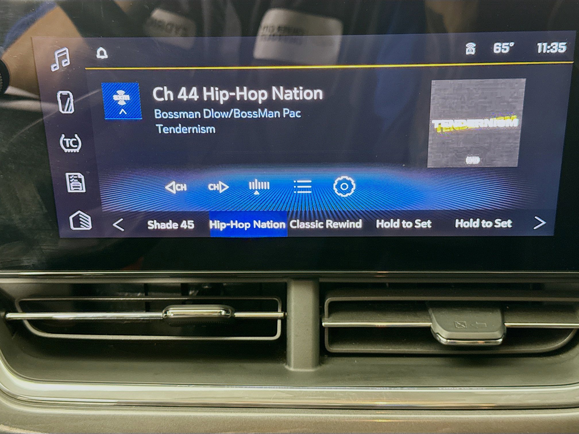 Used 2024 Chevrolet Trax ACTIV w/ Sunroof Package image 15