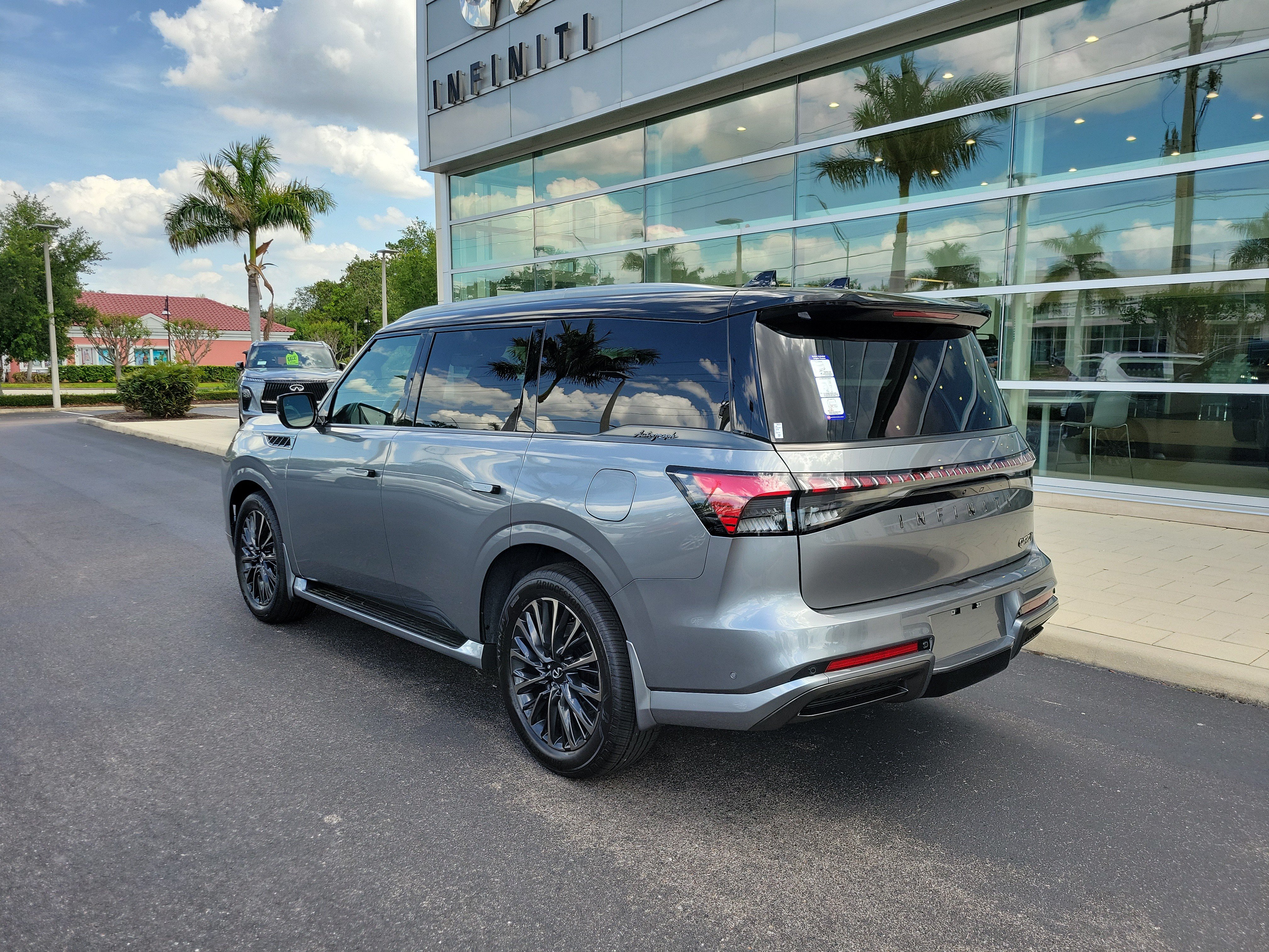 New 2026 INFINITI QX80 Autograph w/ Premium Cargo Package AWD/4WD image 6