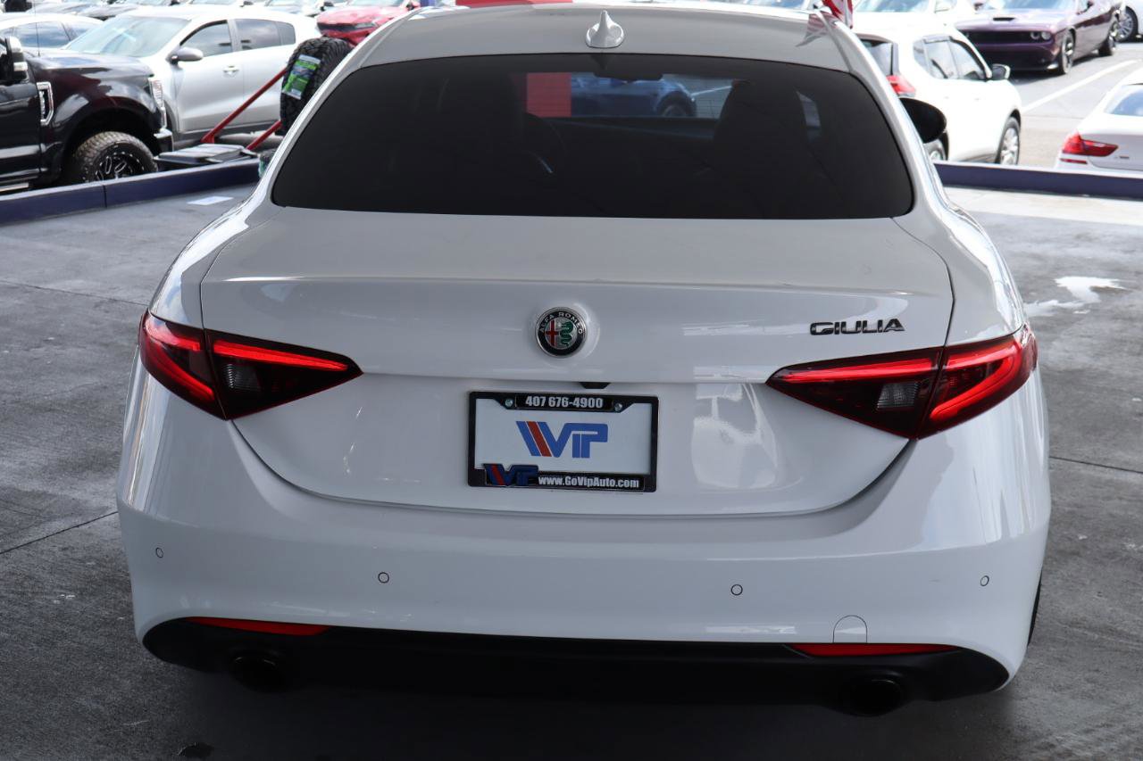 Used 2019 Alfa Romeo Giulia w/ Nero Edizione image 6