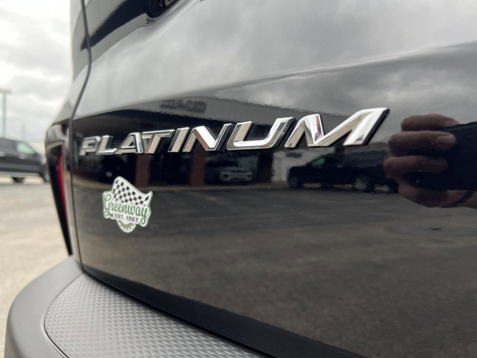 Used 2023 Ford Escape Platinum image 8