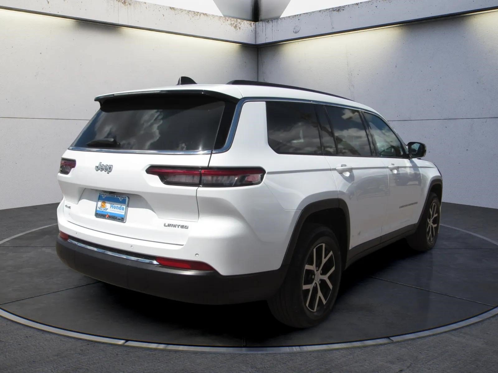 Used 2025 Jeep Grand Cherokee L Limited AWD/4WD image 5