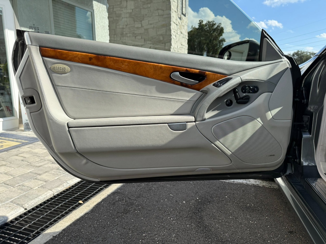 Used 2012 Mercedes-Benz SL 550 image 31